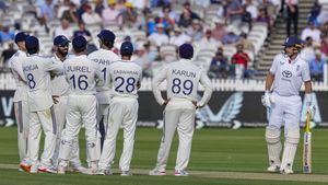 లార్డ్స్ టెస్టులో అనూహ్య ఘటన.. అంపైర్‌కు స్టోక్స్ ఫిర్యాదు!