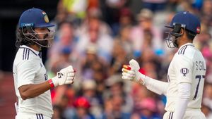 IND vs ENG: టీమిండియాను ఆదుకున్న గిల్, రాహుల్!