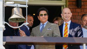 సచిన్‌కు అరుదైన గౌరం.. గంట మోగించిన మాస్టర్ బ్లాస్టర్!