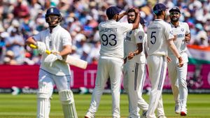 IND vs ENG: బెన్ డకెట్‌ X సిరాజ్! భుజాలతో ఢీకొట్టి..!(వీడియో)