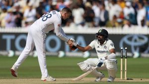 IND vs ENG: ఇది కదా క్రీడా స్ఫూర్తి!(వీడియో)