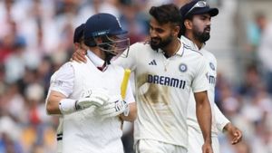 బెన్ డకెట్.. సామాన్లు జాగ్రత్త!