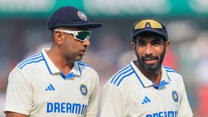 ఒక సిరీస్‌లో అత్యధిక వికెట్లు తీసిన భారతీయుడు ఎవరు?