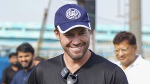 రాజస్థాన్ రాయల్స్ నుంచి రాహుల్ ద్రవిడ్‌ను వెళ్లగొట్టారు: ఏబీ డివిలియర్స్