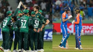 ఫైనల్‌లో భారతే ఫేవరెట్: పాక్ మాజీ కెప్టెన్