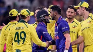 ఆస్ట్రేలియాకు మరో షాక్: భారత్‌తో సిరీస్‌కు స్టార్ క్రికెటర్ దూరం!