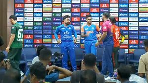 Asia Cup 2025: పాక్‌ కెప్టెన్‌కు సూర్య షేక్ హ్యండ్ ఇవ్వలేదా? (వీడియో)