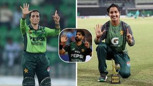 రెచ్చిపోతున్న పాక్ క్రికెటర్లు.. మహిళా ప్లేయర్లు సైతం..!