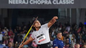 ఫైనల్‌కు నీరజ్ చోప్రా.. గోల్డ్ మెడల్‌కు అడ్డుగా పాక్ ఆటగాడు!