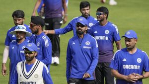 టీమిండియాకు షాక్: ఆసియా కప్ మధ్యలో జట్టును వీడిన స్టార్ క్రికెటర్!