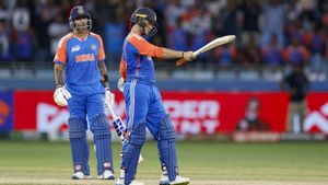 చరిత్ర సృష్టించిన అభిషేక్ శర్మ.. కోహ్లీ, మలన్ రికార్డులు బ్రేక్!