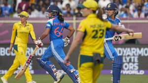 సదర్లాండ్ షాక్: భారీ లక్ష్యాన్ని నిర్దేశించిన భారత్!