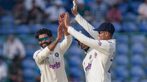 IND vs WI: జడేజా తీన్మార్.. విండీస్ బేజార్!