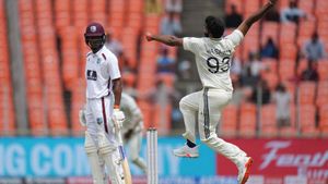 IND vs WI తొలి టెస్ట్‌.. బీసీసీఐపై ఫ్యాన్స్ ఫైర్!