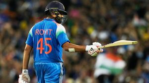 చరిత్ర సృష్టించిన రోహిత్ శర్మ!