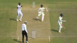 IND vs WI: శుభ్‌మన్ గిల్ తప్పిదం..చేజారిన యశస్వి ద్విశతకం!(వీడియో)