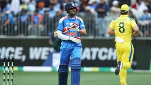 IND vs AUS: కొంపముంచిన శుభ్‌మన్ గిల్ జిడ్డు బ్యాటింగ్!