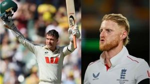 Ashes: ఆసీస్ తొండాట.. ఔటయ్యాక సెంచరీ!