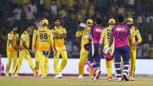 IPL 2026:'మా అన్నలాగే నన్నూ తీసుకోండి'.. సీఎస్కేను కోరుతున్న స్టార్ స్పిన్నర్!