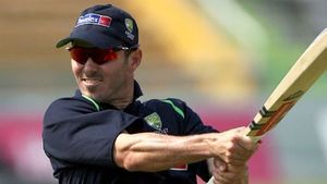 కోమాలో స్టార్ క్రికెటర్ - పరిస్థితి విషమం..!!