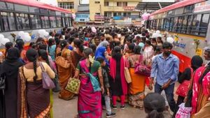 In Andhra Pradesh, a woman committed a wicked act after boarding a free bus!