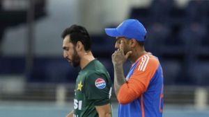 IND vs PAK: భారత్‌తో ఆడుతాం.. పాకిస్థాన్ యూటర్న్!