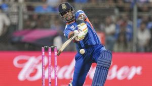 IND vs USA: ఒకే ఓవర్లో 4, 6, 6, 4.. ఇదేందయ్యా ఇది! (వీడియో)