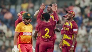 జింబాబ్వే చిత్తు.. భారత్ సెమీస్ ఆశలకు విండీస్ గండి!