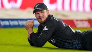 అద్భుతమైన బౌలరే.. కానీ అతను కూడా మనిషే కదా: న్యూజిలాండ్ ఆల్‌రౌండర్