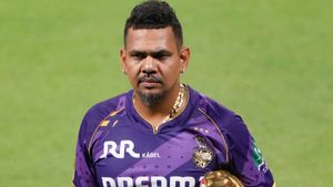 IPL 2026: చరిత్ర సృష్టించిన సునీల్ నరైన్.. కీరన్ పోలార్డ్ రికార్డ్ బద్దలు!