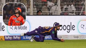 IPL 2026: అభిషేక్ శర్మ క్యాచ్ ఔట్‌పై దుమారం.. SRH అసహనం!(వీడియో)