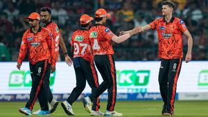 IPL 2026: గెలుపు జోరులో ఉన్న SRH‌కు బిగ్ షాక్.. గాయంతో స్టార్ ప్లేయర్ దూరం!