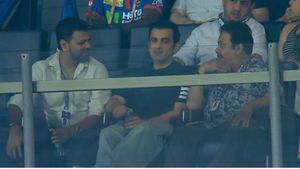 DC vs KKR మ్యాచ్‌లో మెరిసిన గౌతమ్ గంభీర్.. సెలెక్టర్‌తో కలిసి!