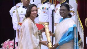 పద్మశ్రీ పురస్కారంతో మెరిసిన వరల్డ్ కప్ విన్నింగ్ కెప్టెన్!