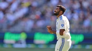 బుమ్.. బుమ్.. బుమ్రా.. నువ్వు తోపు సామీ!