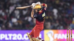 ఆర్సీబీ స్టార్ ప్లేయర్‌కు బిగ్ షాక్!