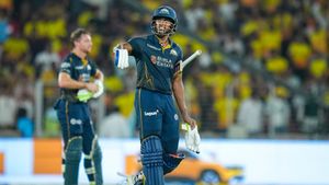 IPL 2026: చరిత్ర సృష్టించిన సాయి సుదర్శన్.. కోహ్లీకి దక్కని రికార్డ్ సొంతం!