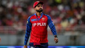 IPL 2026: చరిత్రసృష్టించిన శ్రేయస్ అయ్యర్.. కెప్టెన్‌గా సెంచరీ !