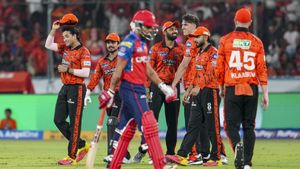 టాప్ లేపిన సన్‌రైజర్స్!