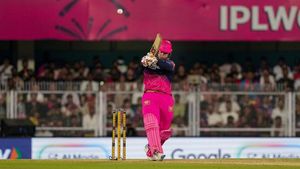 బుడ్డోడు బాక్సాఫీస్ ప్లేయర్.. మూడు ఫార్మాట్లు ఆడించాలి: అశ్విన్