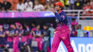 బుడ్డోడి ఖాతాలో రూ.12 కోట్ల భారీ ఆఫర్?