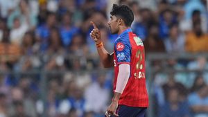 Shashank Singh: వంట మనిషిపై దాడి.. పంజాబ్ క్రికెటర్‌పై కేసు!