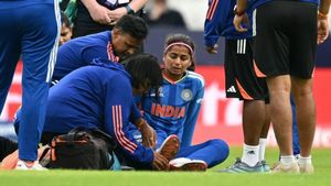 Womens T20 World Cup: టీమిండియాకు ఎదురుదెబ్బ.. గాయంతో కీలక స్పిన్నర్ ఔట్!