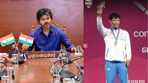 కామెన్వెల్త్ గేమ్స్‌లో సిల్వర్ మెడల్.. భారీ నజరానా ప్రకటించిన సీఎం విజయ్!