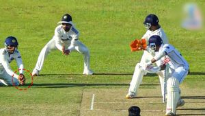 IND vs SL: ధ్రువ్ జురెల్ స్టన్నింగ్ క్యాచ్‌పై దుమారం.. శ్రీలంక కోచ్‌లు ఆగ్రహం! (వీడియో)
