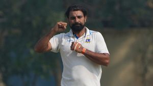 గంభీర్ కాదు.. నా ఫేవరేట్ కోచ్ అతనే: మహమ్మద్ షమీ