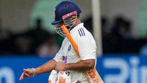 రిషభ్ పంత్.. సోయితో ఆడాలి కదా: మహమ్మద్ కైఫ్