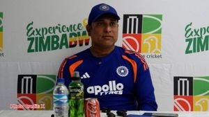 సీఓఈ కేవలం రిహాబ్ సెంటర్ కాదు.. మమ్మల్ని బద్నాం చేయొద్దు: వీవీఎస్ లక్ష్మణ్ 