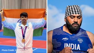 ఆసియా గేమ్స్ షురూ.. కిట్ ఆలస్యంతో మారిన భారత ఫ్లాగ్‌బేరర్!