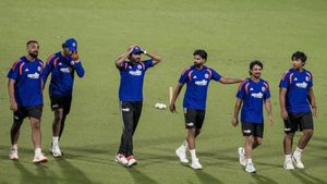టీమిండియాకు బిగ్ షాక్.. స్టార్ బౌలర్ అవుట్!